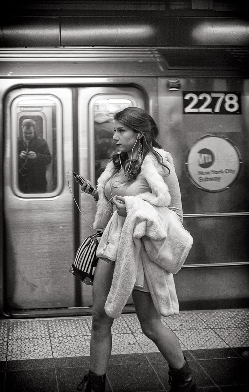 Amateur old glamour subway